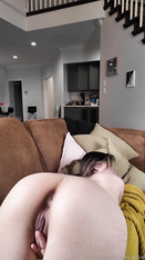 OnlyFans 亞裔媚外博主【LillieNue】黑絲美腿白虎逼 完美身材 水晶棒大雞巴跳蛋自慰噴水好騷好美 (2)