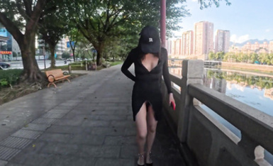網紅人氣露出女神【cikaimoon】鄉間露出 農民大叔熱情搭話無心幹活 (4)